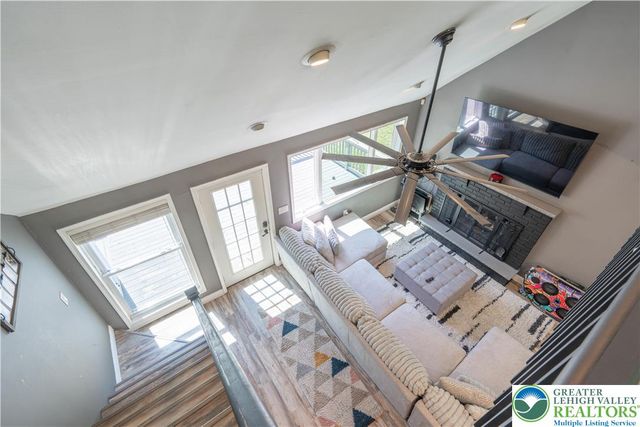 973 Country Place Drive, Coolbaugh Twp, PA 18466