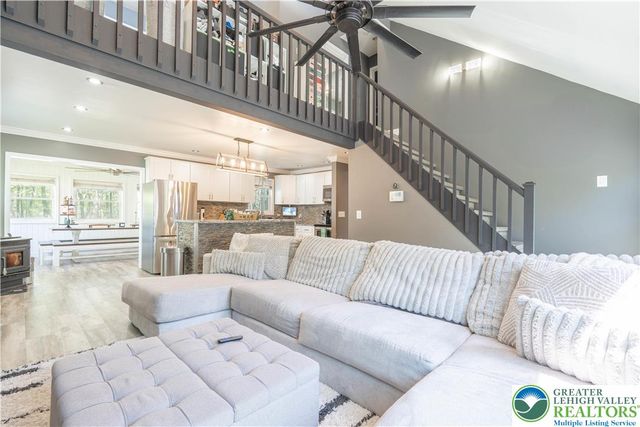 973 Country Place Drive, Coolbaugh Twp, PA 18466