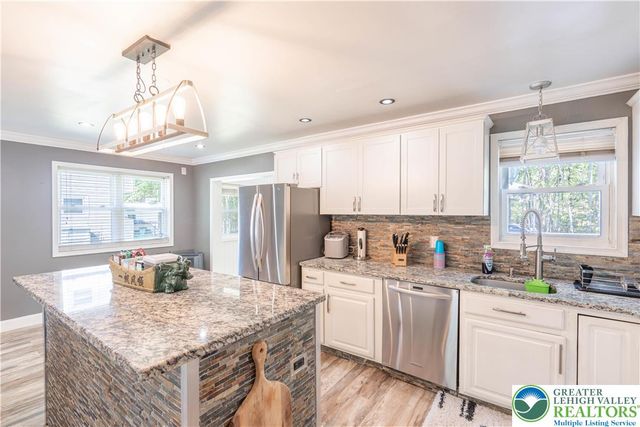 973 Country Place Drive, Coolbaugh Twp, PA 18466