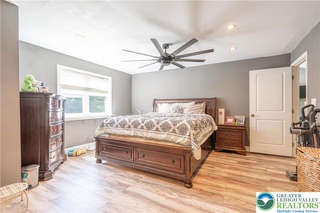 973 Country Place Drive, Coolbaugh Twp, PA 18466