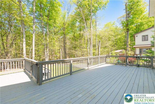 973 Country Place Drive, Coolbaugh Twp, PA 18466