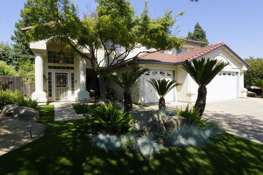 742 N Marion Avenue, Clovis, CA 93611