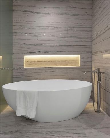 8701 Collins Ave 604, Miami Beach, FL 33154