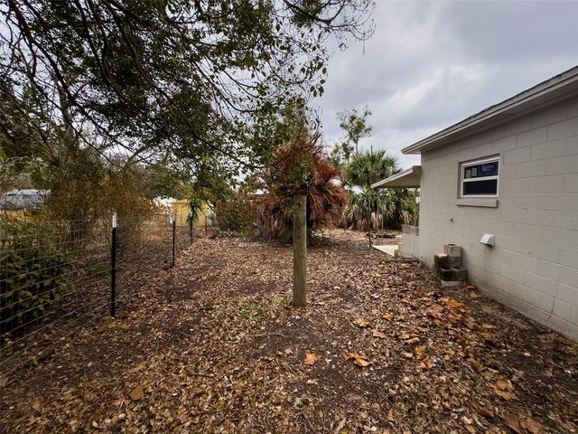 1047 CLAY BOULEVARD, Eustis, FL 32726