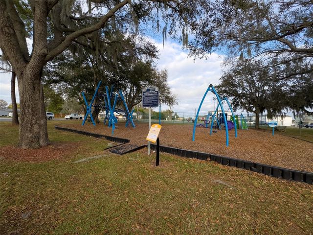 1047 CLAY BOULEVARD, Eustis, FL 32726