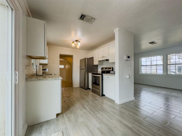 1047 CLAY BOULEVARD, Eustis, FL 32726