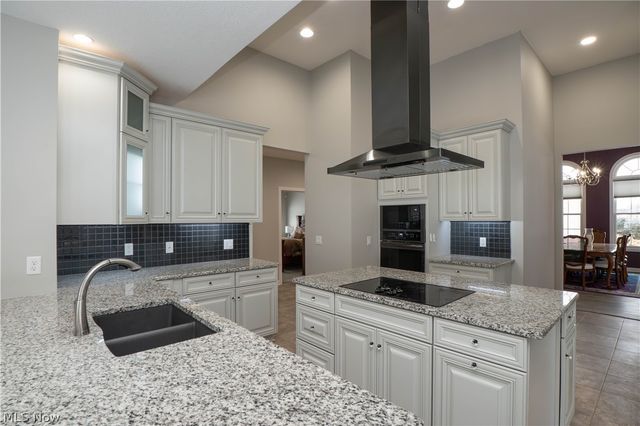 6443 Hills And Dales Road NW, Canton, OH 44708