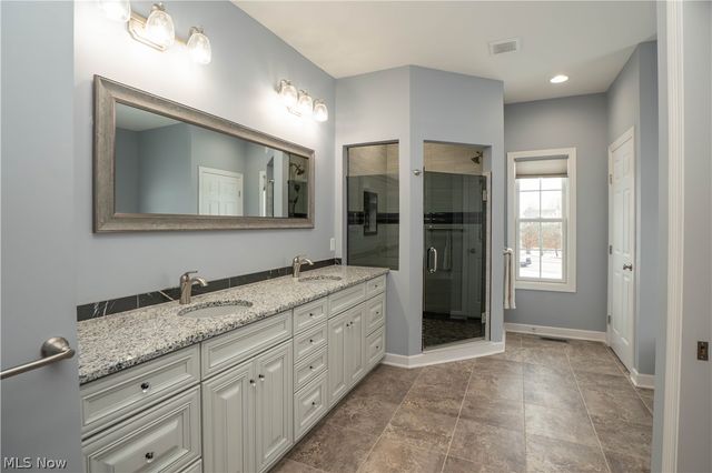 6443 Hills And Dales Road NW, Canton, OH 44708