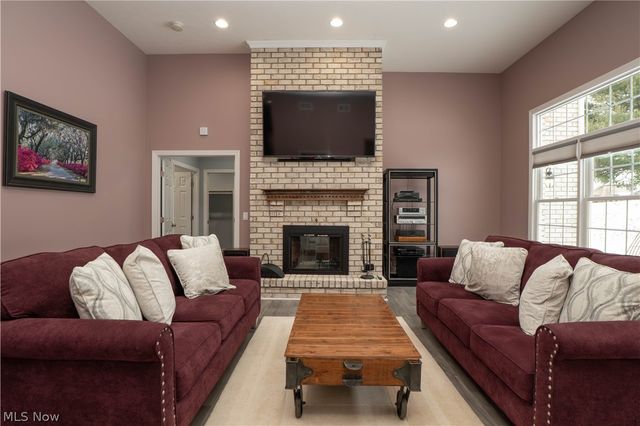 6443 Hills And Dales Road NW, Canton, OH 44708