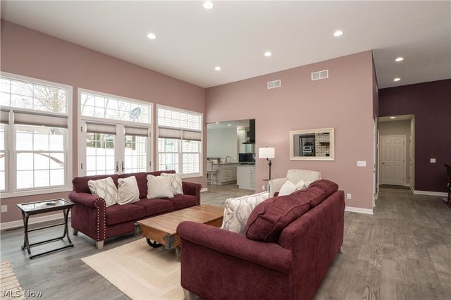 6443 Hills And Dales Road NW, Canton, OH 44708