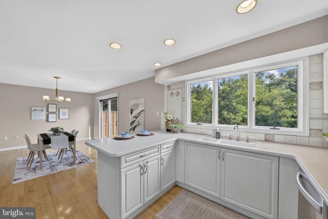 75 WOODMONT, Lawrenceville, NJ 08648