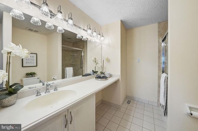 75 WOODMONT, Lawrenceville, NJ 08648