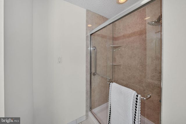 75 WOODMONT, Lawrenceville, NJ 08648