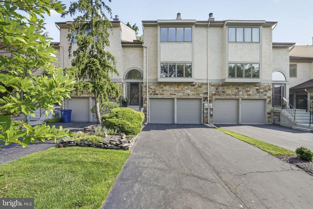 75 WOODMONT, Lawrenceville, NJ 08648
