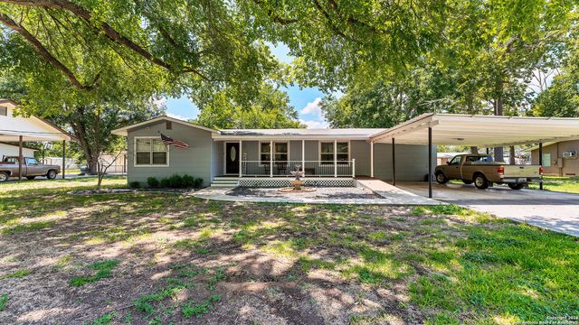 404 Reiley, Seguin, TX 78155