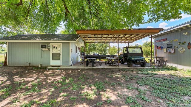 404 Reiley, Seguin, TX 78155