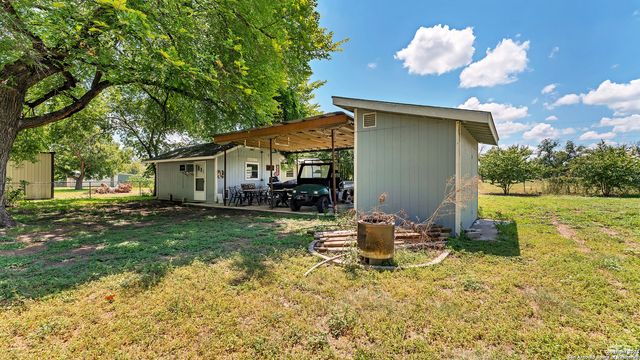 404 Reiley, Seguin, TX 78155