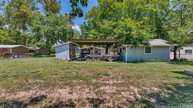 404 Reiley, Seguin, TX 78155
