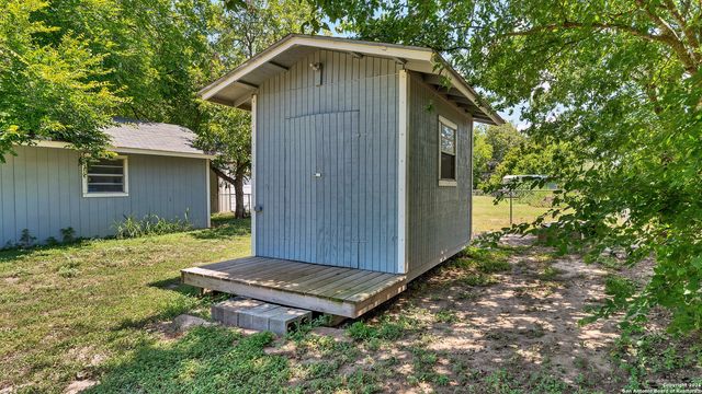 404 Reiley, Seguin, TX 78155