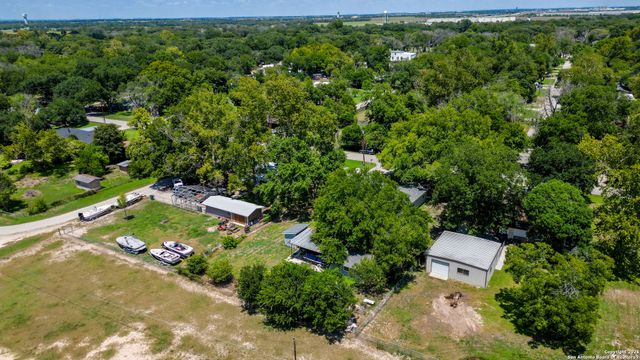 404 Reiley, Seguin, TX 78155
