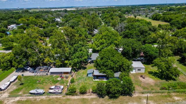404 Reiley, Seguin, TX 78155