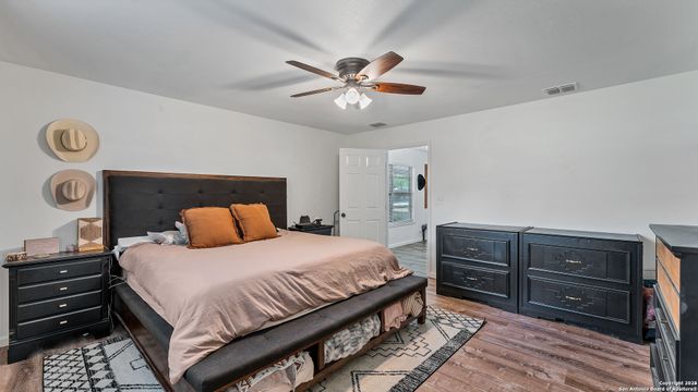 404 Reiley, Seguin, TX 78155