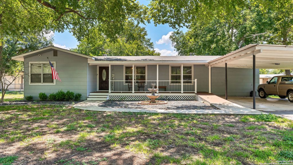 404 Reiley, Seguin, TX 78155
