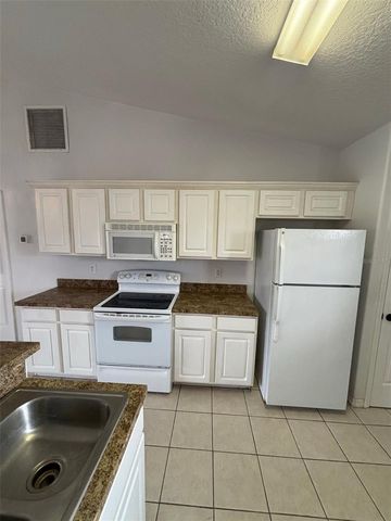 205 GOLF AIRE BOULEVARD, Haines City, FL 33844