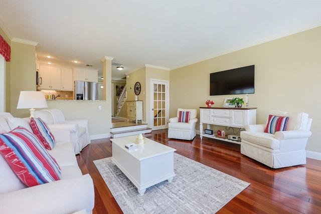 539 White Cliff Dr. End, Plymouth, MA 02360