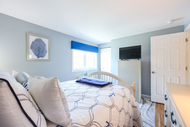 539 White Cliff Dr. End, Plymouth, MA 02360