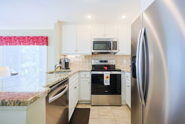 539 White Cliff Dr. End, Plymouth, MA 02360