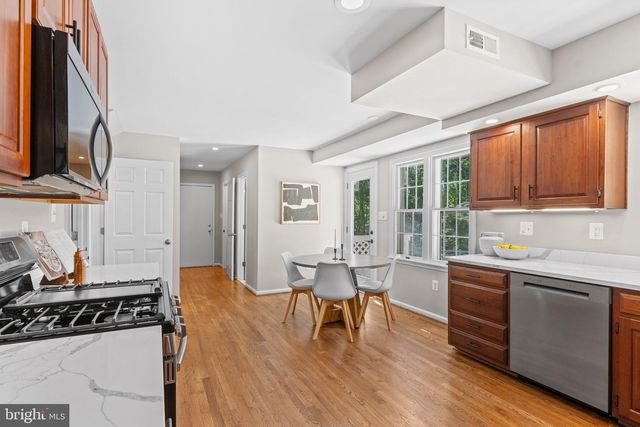 9201 POTOMAC WOODS LN, Great Falls, VA 22066