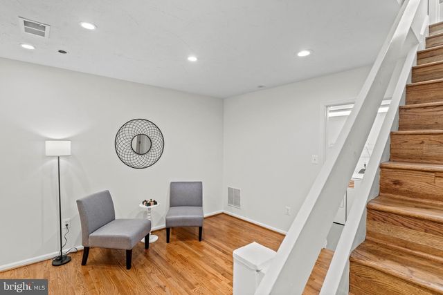 9201 POTOMAC WOODS LN, Great Falls, VA 22066