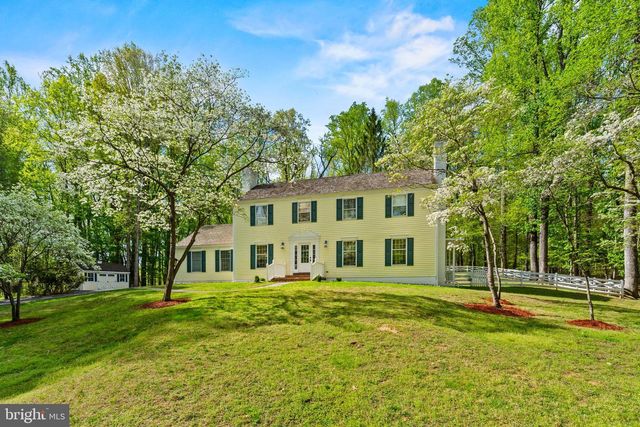 9201 POTOMAC WOODS LN, Great Falls, VA 22066