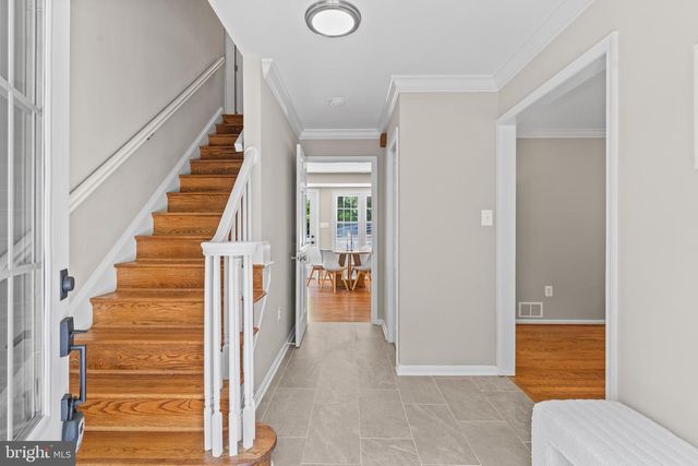 9201 POTOMAC WOODS LN, Great Falls, VA 22066