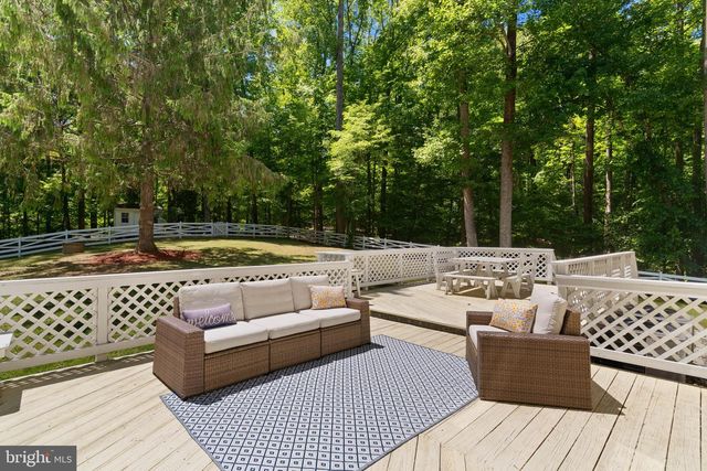 9201 POTOMAC WOODS LN, Great Falls, VA 22066