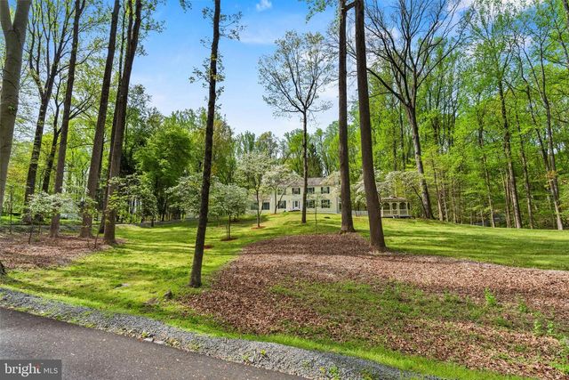 9201 POTOMAC WOODS LN, Great Falls, VA 22066