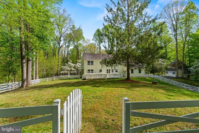 9201 POTOMAC WOODS LN, Great Falls, VA 22066