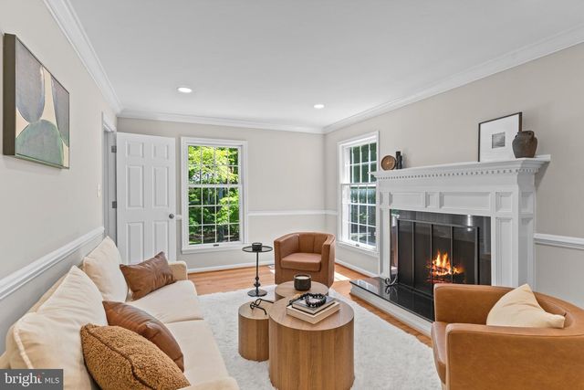 9201 POTOMAC WOODS LN, Great Falls, VA 22066