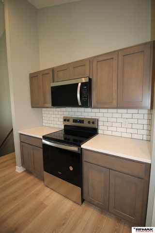 1719 N Brookside Lane, York, NE 68467