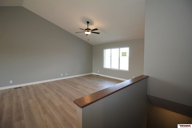 1719 N Brookside Lane, York, NE 68467