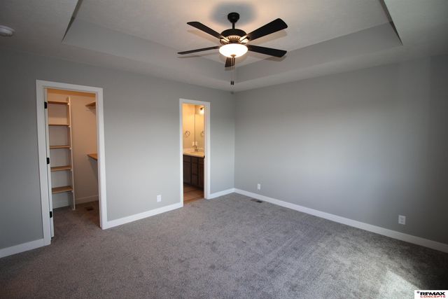 1719 N Brookside Lane, York, NE 68467