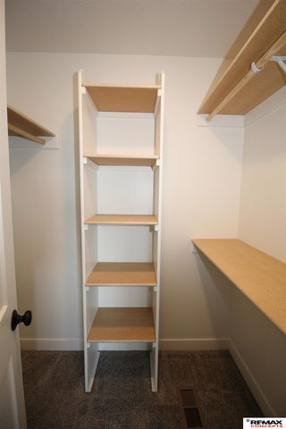 1719 N Brookside Lane, York, NE 68467