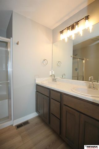 1719 N Brookside Lane, York, NE 68467