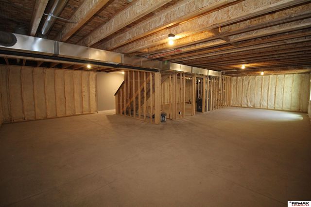 1719 N Brookside Lane, York, NE 68467