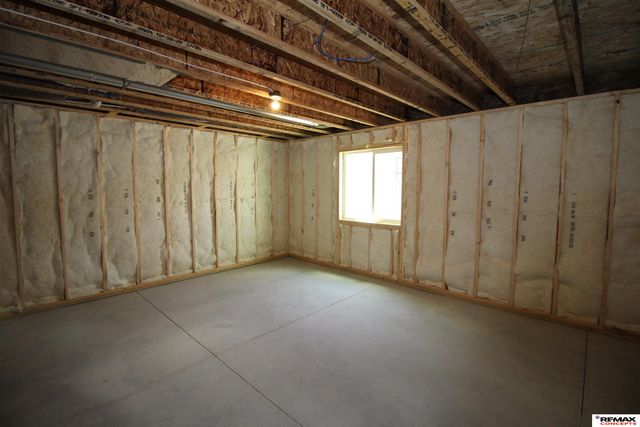 1719 N Brookside Lane, York, NE 68467