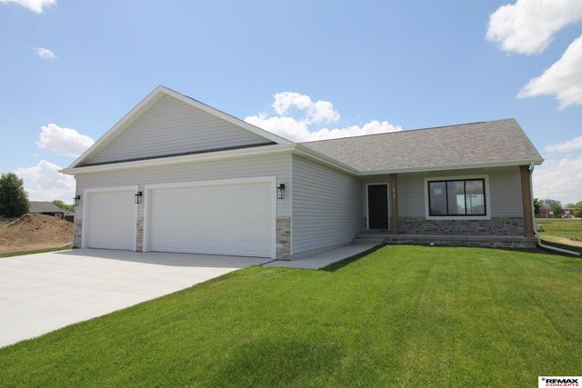 1719 N Brookside Lane, York, NE 68467
