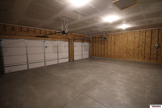 1719 N Brookside Lane, York, NE 68467