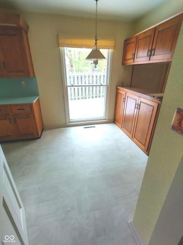 1321 Greenway Drive, Anderson, IN 46011