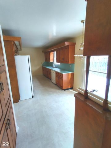 1321 Greenway Drive, Anderson, IN 46011